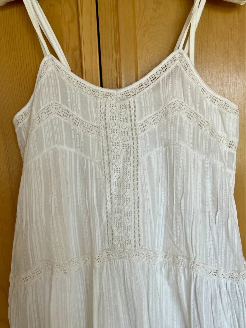 White sundress with lace insets - Picture 3 of 4